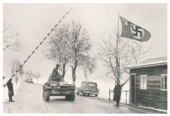 The end of the unification by force of the Czechoslovak state. German armored vehicles (Pz Kw II) crossing the border in Pohrlitz ..........................