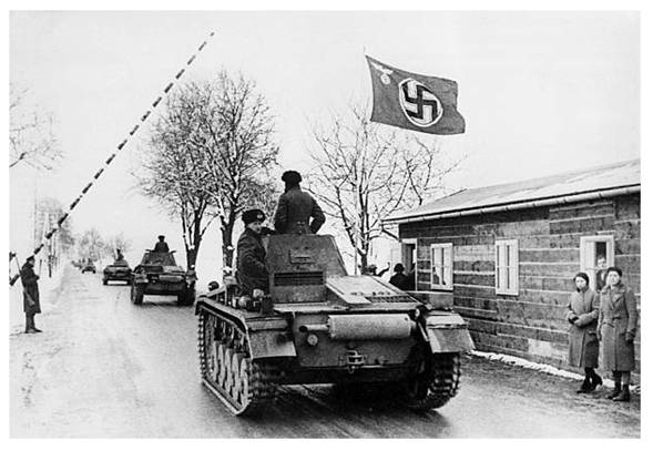 German tanks (2. Pz) crossing the border by Porhlitz ....................................................