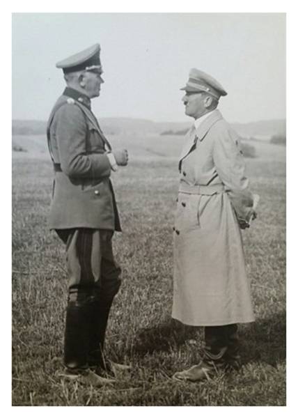 The Führer and his Minister of War Werner von Blomberg..................................