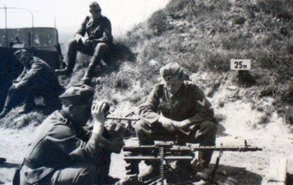 Exercises with a MG 34 in the firing range - Pirmasens 1939/40.