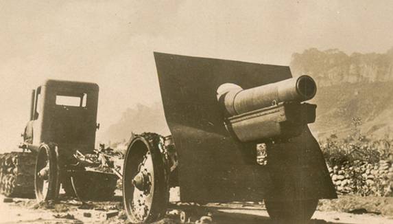 A Soviet howitzer destroyed by the Combat Group  Hirschfeld on Aug 21 1942 in the road to Teberda.