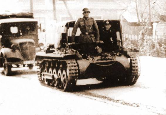 A Pz KW I of instruction (5 Pz) advancing  in the environs of Pless/Pszczyna.