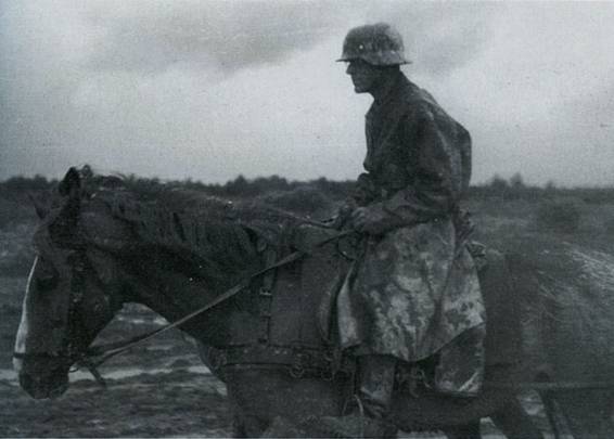 In spite of the frost the horse and the rider proceed the advance - Autumn of 1942 around Wolchow.