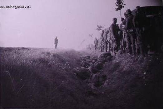 Polish soldiers killed in Longinowka - September 6, 1939..........................