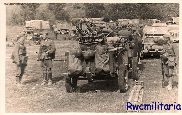 In the assembly area; in the foreground a MG-Wagen (If. 5)..........................