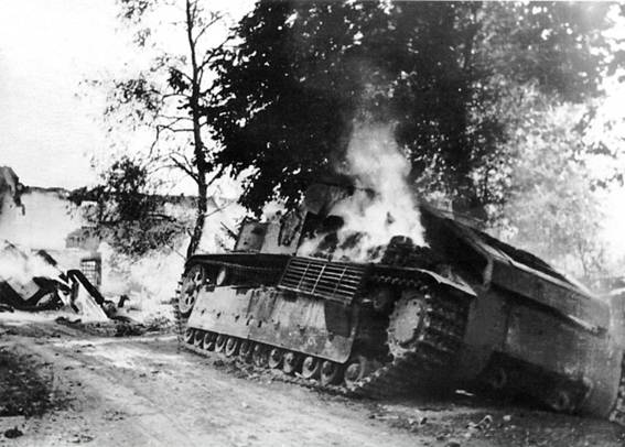Two destroyed T-28 on the southern access of the town. In the foreground No. 286 and behind No. 287. Supposedly both belonged to the 16th Tank Reg. of the 8th Tank Div. (not mentioned in the fighting) ................ ......<br /> http://waralbum.ru/126282/