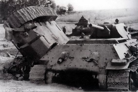 Tanks T-34/76 Mod. 1941 of the 63rd Tank Reg of the 32nd Tank Div destroyed in Jazow Stary area ................<br /> http://waralbum.ru/90788/