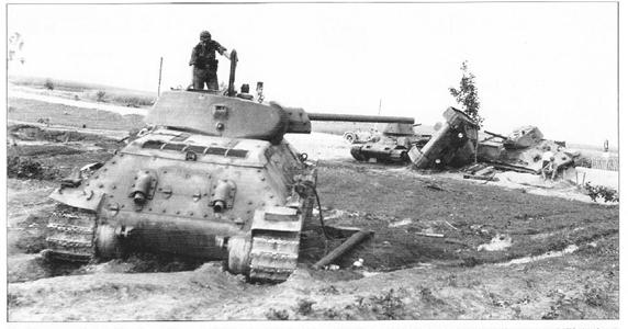 Tanks T-34/76 Mod 41 of the Soviet 32nd Tank Div destroyed in Jazow Stary.............<br /> http://s16.radikal.ru/i190/0909/b0/858164700b24.jpg