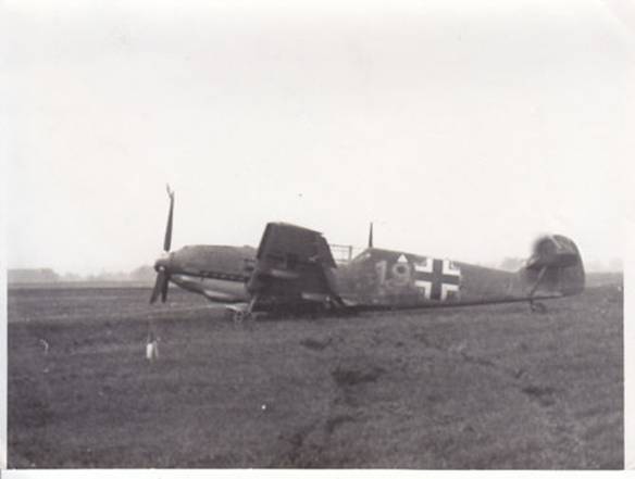 The Bf-109E &quot;19&quot; crash-landed in the airfield of Werl.......................
