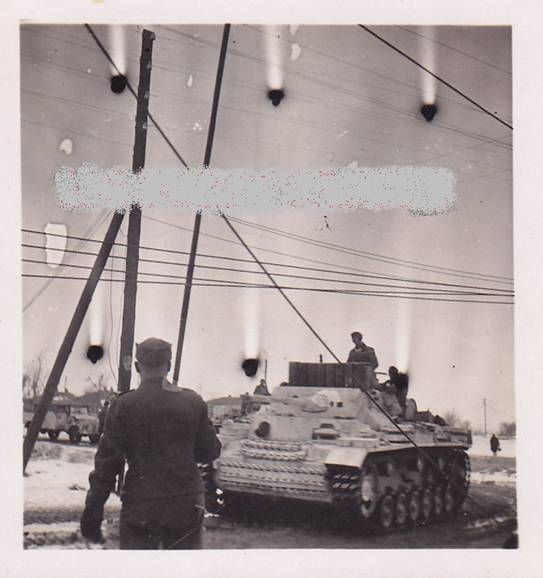 A Pz Kw III Ausf. L?; note the extra jerry can atop the turret...................<br />http://www.network54.com/Forum/47207/thread/1421111812/Kharkov+-+Build+up+of+forces+-