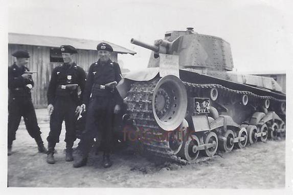 A Czech LT vz 35 which soon to become Pz Kw 35 (t)....................<br />Foto-2-WK-Panzer-Polen-polnischer-o-tschechischer-Beute-Panzer-Super-Tarnung. eBay Auction.