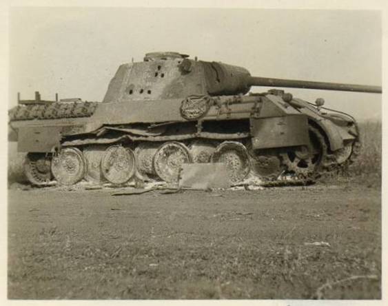 Hardly in service and already destroyed, severe damage on the turret of this &quot;Panther&quot; ................................. .