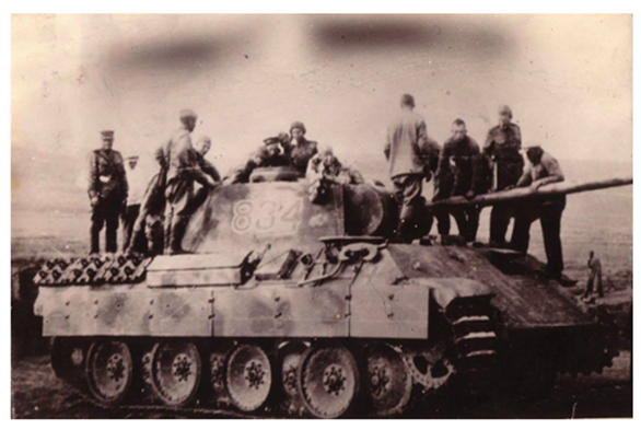 Panther Ausf. D, 8. Kompanie, Panzer-Abteilung 52, Panzer-Brigade 10, attached to Panzer-Grenadierdivision &quot;Gross-Deutschland&quot;, Kursk, July 1943...............................................<br />https://c1.staticflickr.com/1/595/21877746994_736058e743_b.jpg
