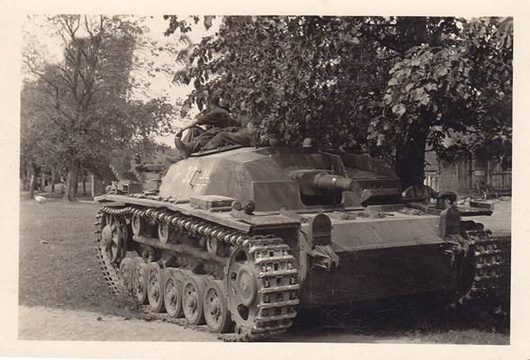 A Stug III No. 33 during a stop in its advance.........................................