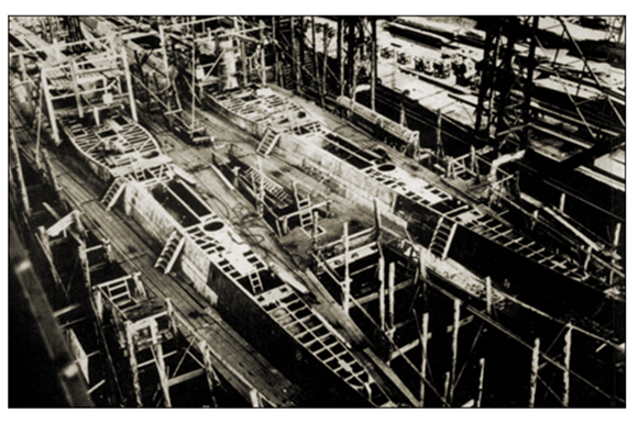 The photo shows the progress in the construction of the U 46 (right) and the U 47 on June 20, 1938, almost sixteen months after being placed their keels ...........................................