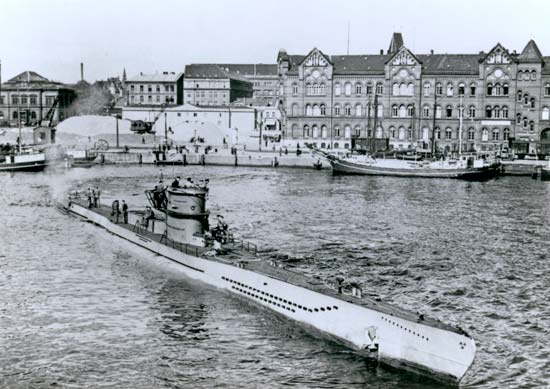 U-218 at Kiel.jpg