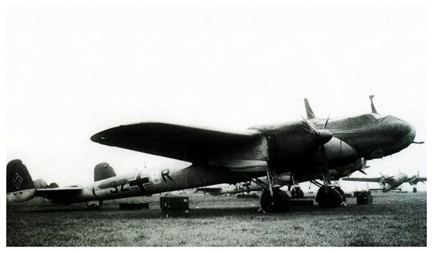 A Do-17 E1 of the 7./KG 77 (3Z + BR) shortly before the campaign - May 1939 ........................ ........................<br />[url] http://www.asisbiz.com/il2/Do-17/Do-17-KG77/images/Dornier-Do-17E1-7.KG77- (3Z + BR) -Germany-May-1939.jpg [/ url]