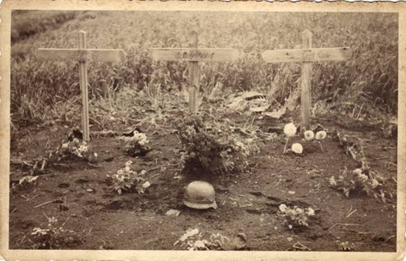 Tombs of soldiers of the 254. Infanterie-Division killed on August 23, 1941 in the vicinity of Kroodi, Reval area. Uffz Herbert Kirchhoff; Gefr Edwin Götze; Obgefr Ernst Klocke .........................................