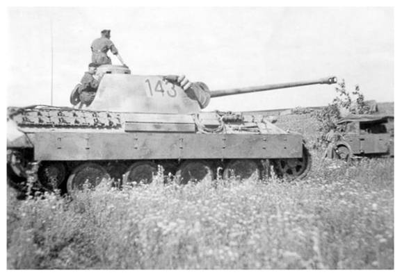Here a Pz Kw V &quot;Panther&quot; Ausf. D in action at Kursk - July 1943 ...................................................