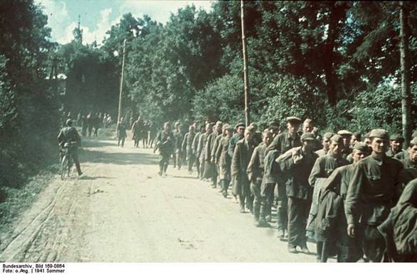 Column of Soviet prisoners after the first battles of Barbarossa .............