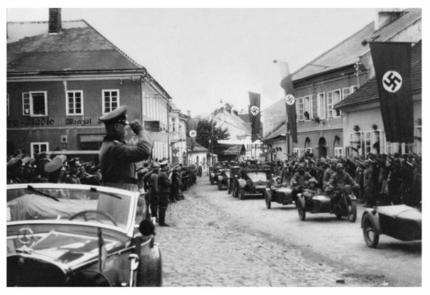 Military parade in Volary, General Hartmann is in the car on the left..........