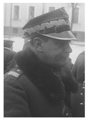 General Czesław Młot-Fijałkowski........................
