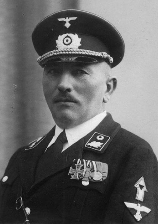 • TeNo Officer - ca. 1937 - Photo •