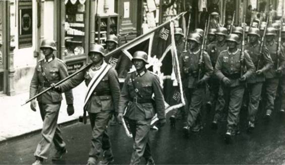 German mountain troops marching in Salzburg - March 1938.