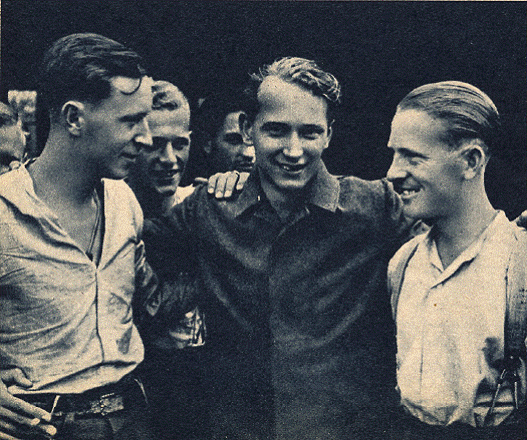 Gefr. Rohr with his comrades.