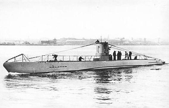 The U-2 in the Bay of Kiel.