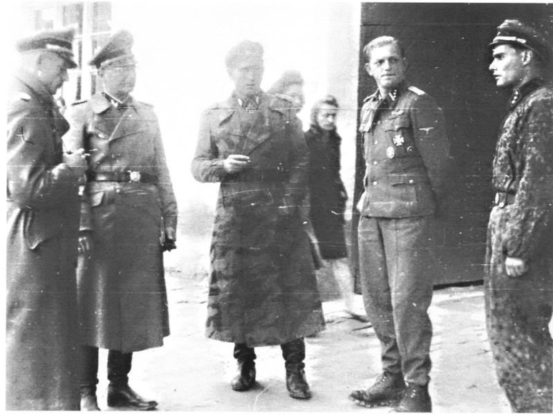 Waffen_SS_officers.jpg