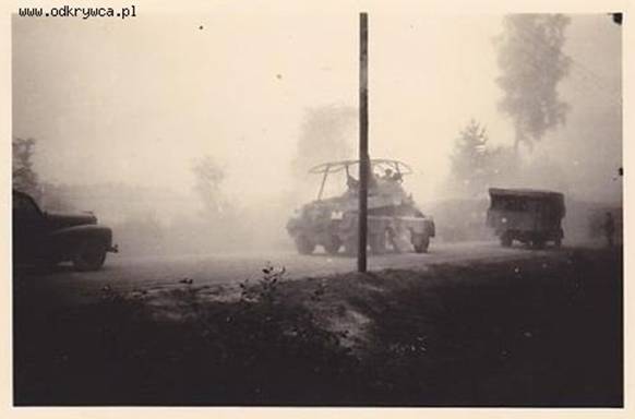 German motorized column on the move; in the center one Sd Kfz 232 (Funkwagen) ...................