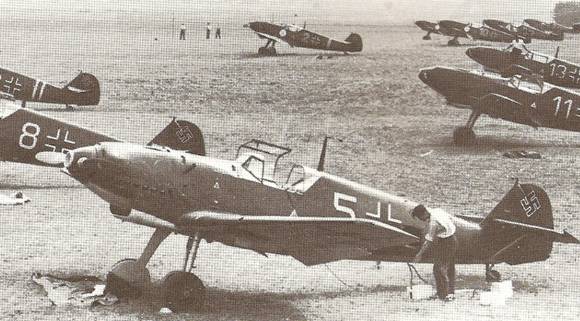 Bf-109D of the JGr 102 at Gross-Stein shortly before the outbreak of hostilities........