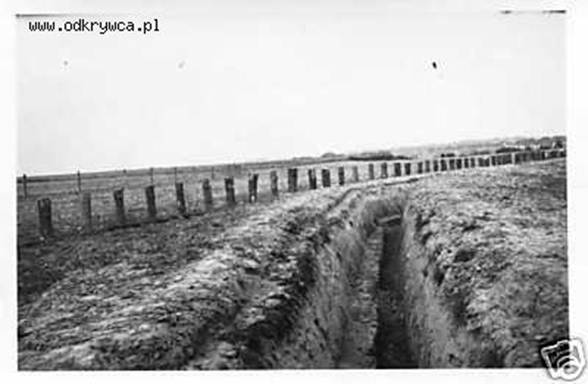 Trenches and anti-tank barrier at Konitz/Chojnice - Sep 1939....................