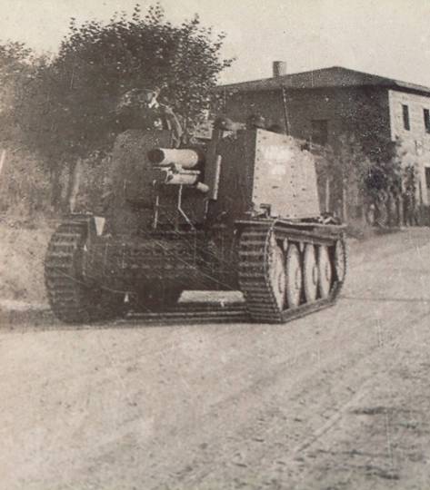 The Sd.Kfz. 138/1 15 cm Schweres Infanteriegeschütz 33 (SF) auf Panzerkampfwagen 38 Ausf. H.