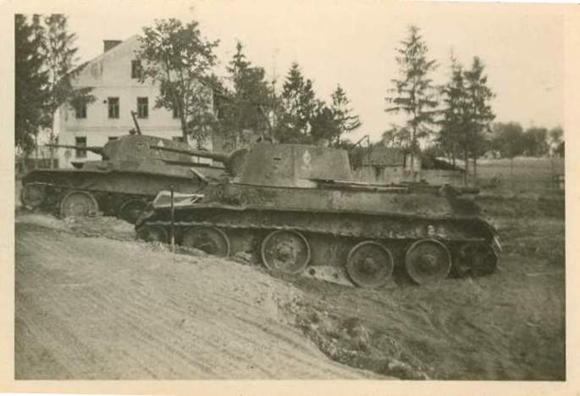 Tanks BT-7 of the 53rd Tank Reg 81st Mot. Div ...................