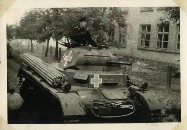 Close view of a Pz Kw II of the 4. Pz Div during the Polish campaign of 1939; the white cross was repainted ........................................<br />http://odkrywca.pl/panzer-1939-czesc-osma,652592.html
