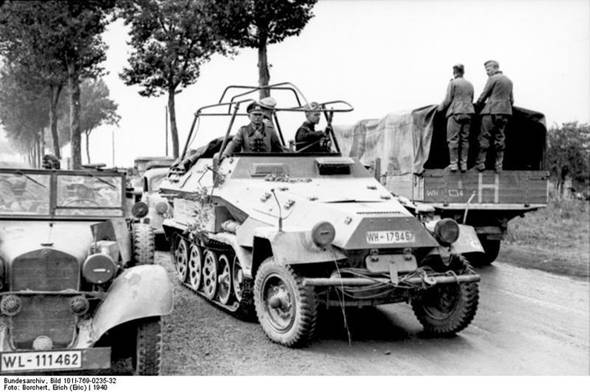 A Sd.Kfz. 251/6 mittlere Kommandopanzerwagen (with Guderian aboard) in France........