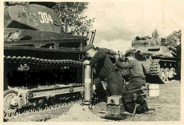Maintenance being carried out on Pz Kw II Ausf. a/b Nº 304...........................