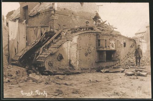 German soldiers and a destroyed British tank...........................................<br /> Foto-AK Alte Deutsche Soldaten an einem zerstörten englischen Panzer Tank