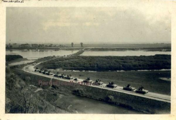 Another view of a column of Panzer Lehr Abt ready to cross the Vistula by Mewe................................... ....