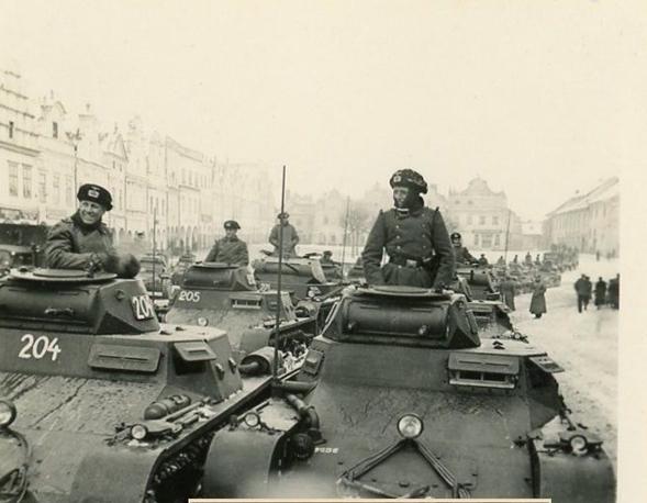 A column of German light tanks; in the foreground Pz Kw I..................