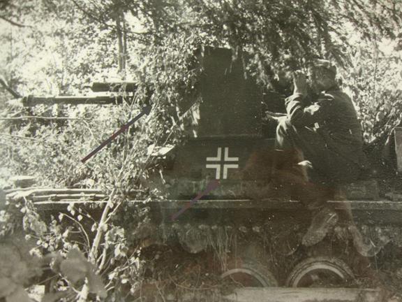 A Panzerjäger I camouflaged in an antitank position ..........................<br />TOP-Pressefoto-Getarnter-Panzerjäger-I-4-7cm-Pak-t-auf-Panzer-I-SELTEN. eBay Auction.
