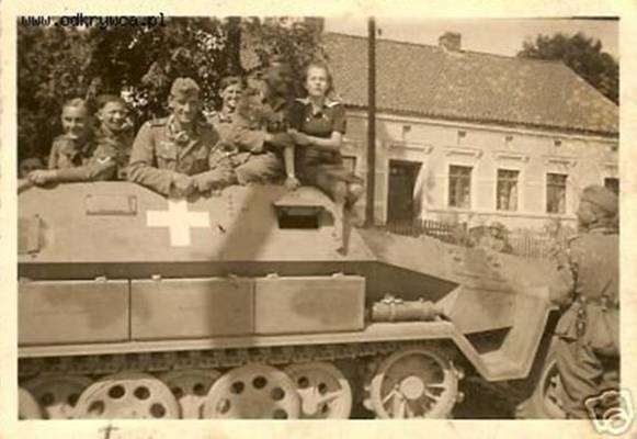 Posing for the photo in a Sd Kfz 251/1 Ausf. A (it seems).............................................. ......