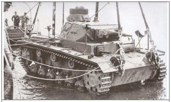 A Pz Kw III Ausf. F as tauchpanzer. The cupola, mantlet and the hull's machine gun were sealed with waterproof covers ....................